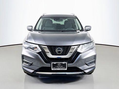 Used 2020 Nissan Rogue SV image 2