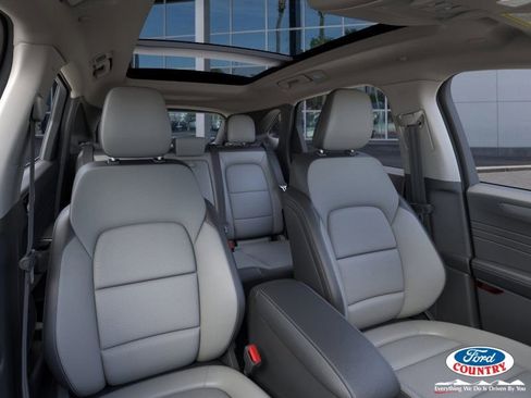 New 2025 Ford Escape SE w/ Class II Trailer Tow Package image 10