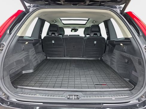 Used 2016 Volvo XC90 T5 Momentum image 14