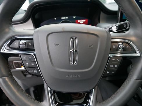 Used 2021 Lincoln Nautilus Reserve w/ Equipment Group 201A AWD/4WD image 17