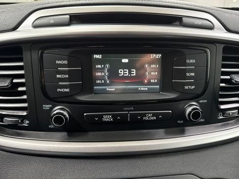 Used 2016 Kia Sorento AWD image 16
