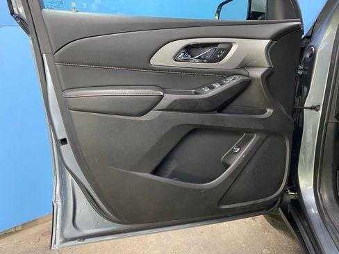 Used 2020 Chevrolet Traverse LT image 32
