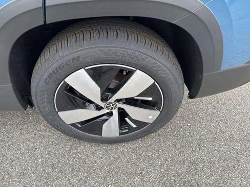 New 2026 Volkswagen Taos S image 9