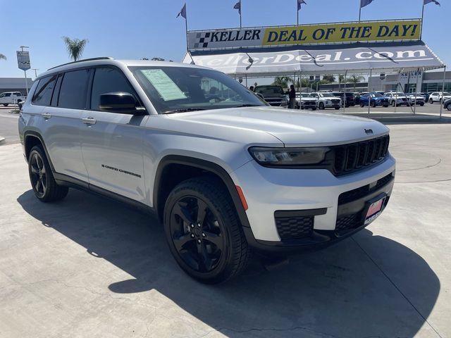 Used 2023 Jeep Grand Cherokee L Laredo AWD/4WD image 2