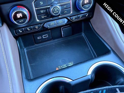 Used 2022 Chevrolet Suburban High Country image 15