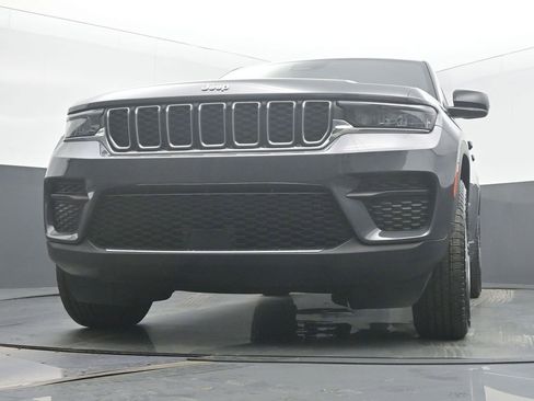 Used 2024 Jeep Grand Cherokee Laredo image 46