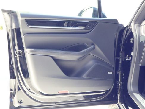 New 2026 Porsche Macan Electric image 13