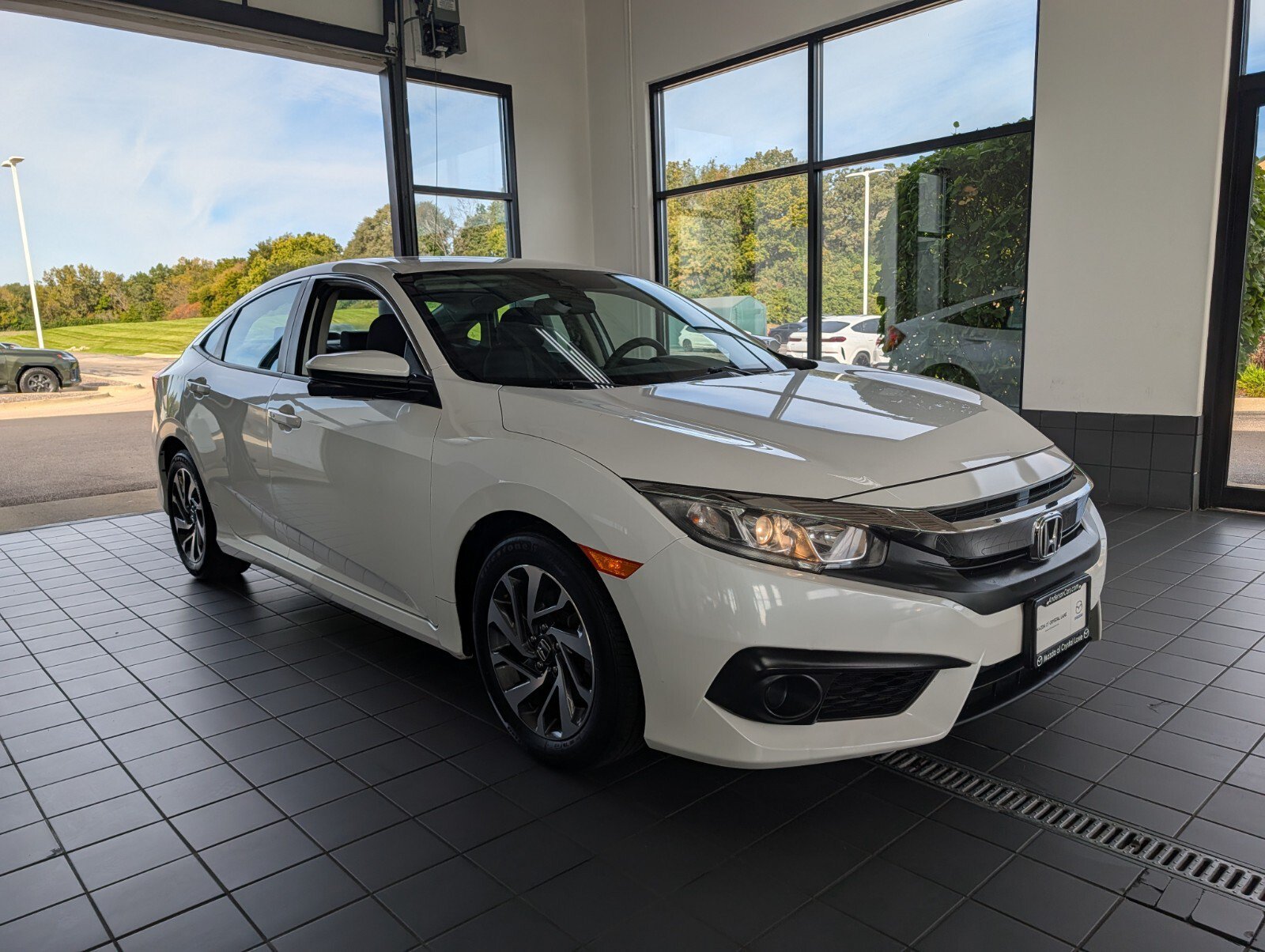 Used 2017 Honda Civic EX image 1