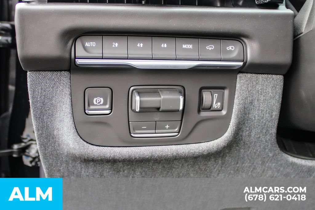 Used 2026 Cadillac Escalade Platinum Sport w/ LPO, Floor Liner Package AWD/4WD image 31