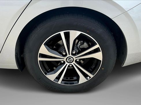 Used 2022 Nissan Sentra SV image 9