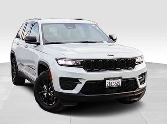 Used 2025 Jeep Grand Cherokee Altitude AWD/4WD video 2
