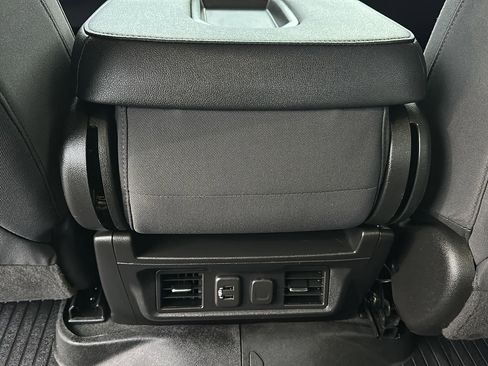 Used 2021 Chevrolet Silverado 1500 RST image 18