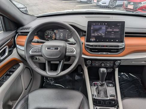 Used 2024 Jeep Compass Limited AWD/4WD image 16