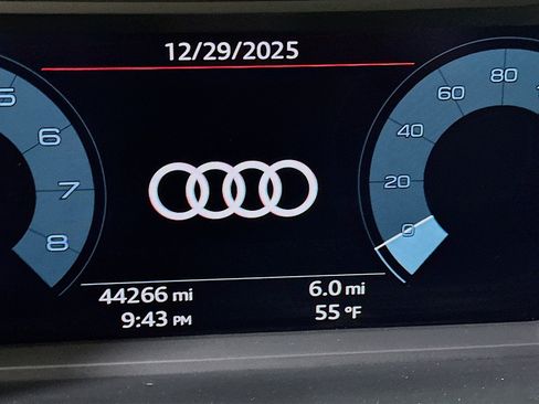 Used 2024 Audi Q3 2.0T Premium image 19