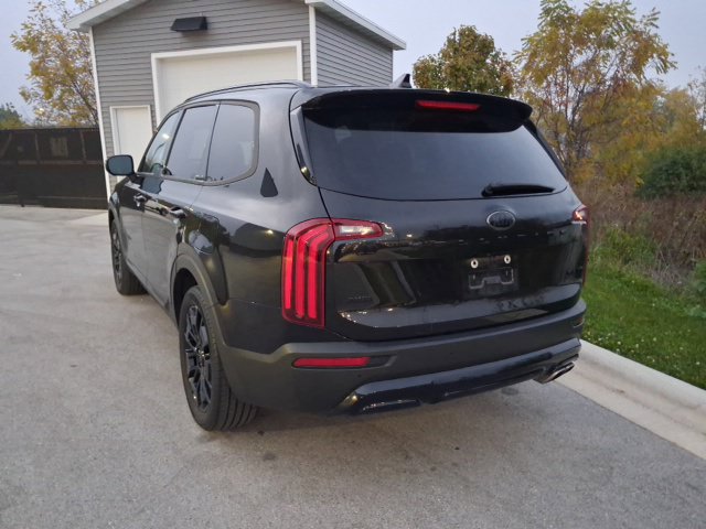 Certified 2021 Kia Telluride EX w/ EX Premium Package AWD/4WD image 3