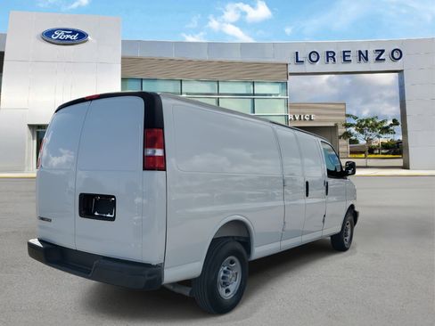 Used 2025 Chevrolet Express 2500 Work Van w/ Driver Convenience Package image 5