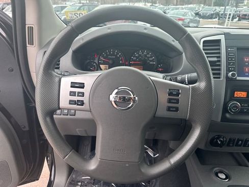 Used 2020 Nissan Frontier SV image 14