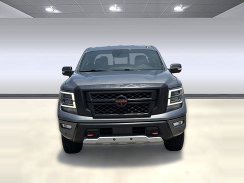 Used 2020 Nissan Titan PRO-4X w/ Pro-4x Convenience Package AWD/4WD image 6