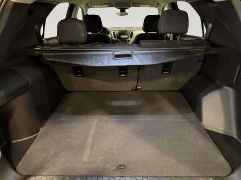 Used 2021 Chevrolet Equinox LT FWD image 21