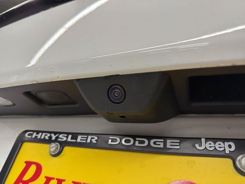 New 2025 Jeep Grand Cherokee Altitude image 7