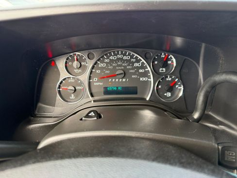 Used 2020 Chevrolet Express 2500 Extended w/ Communications Package image 17