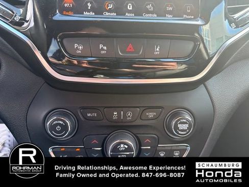 Used 2019 Jeep Cherokee High Altitude AWD/4WD image 12