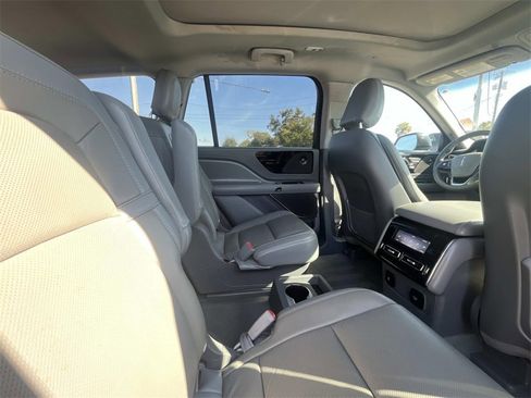 Used 2021 Lincoln Aviator Reserve w/ Elements Package Plus image 16