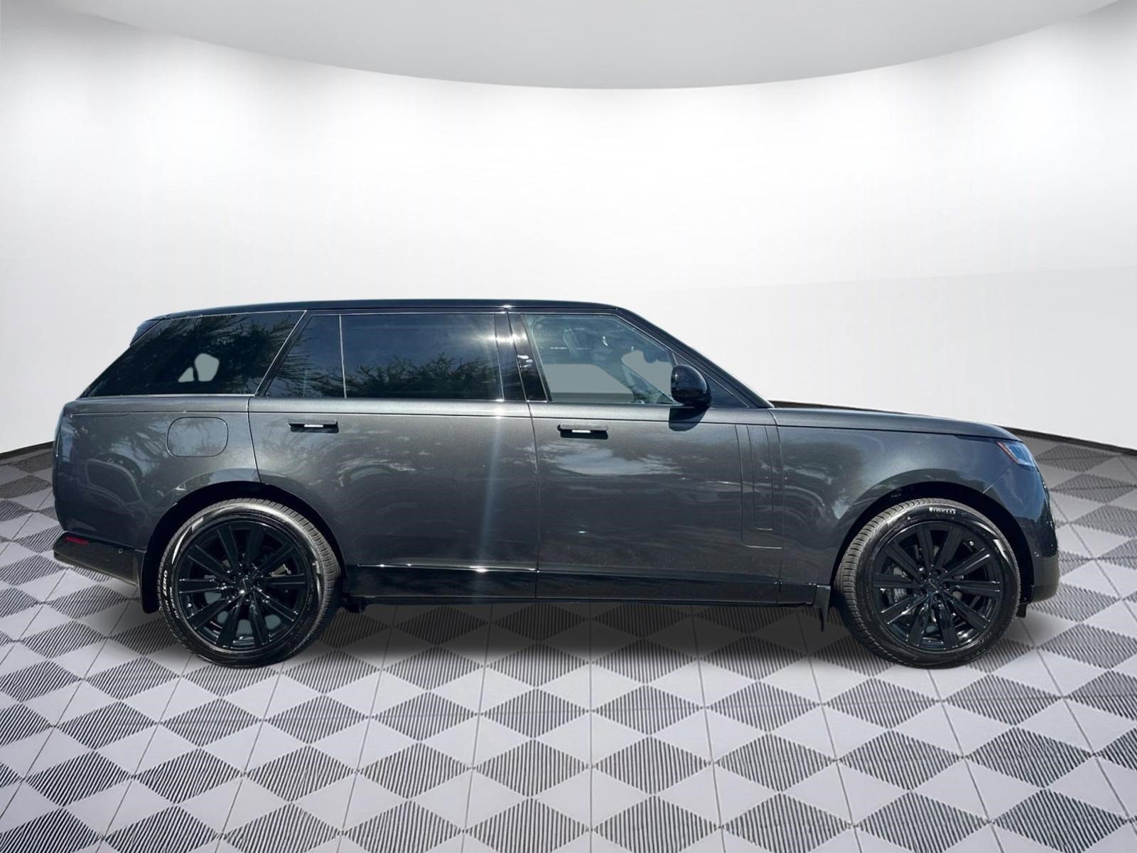 New 2026 Land Rover Range Rover Long Wheelbase SE AWD/4WD image 7