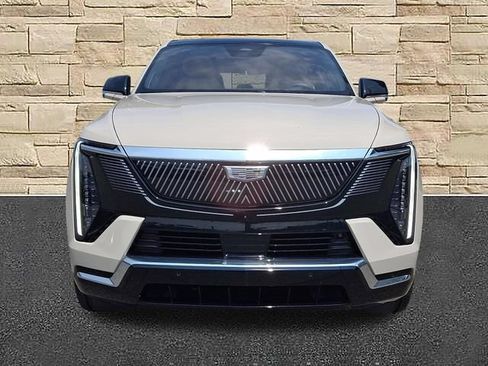 Certified 2026 Cadillac Escalade IQ Luxury 2 AWD/4WD image 5
