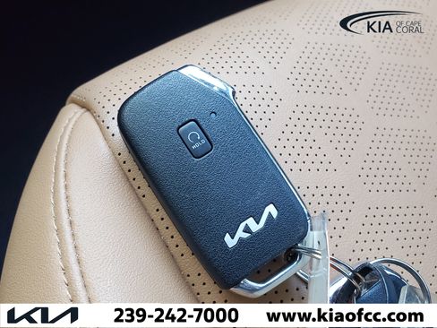 Used 2024 Kia Seltos SX w/ SX Sunroof Package image 29