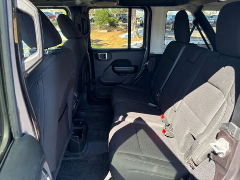 Used 2019 Jeep Wrangler Unlimited Sport S AWD/4WD image 17