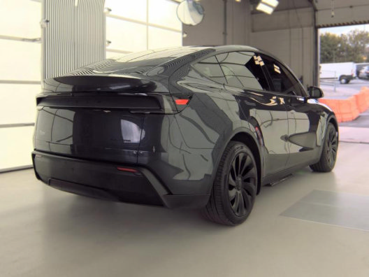 Used 2026 Tesla Model Y AWD image 2