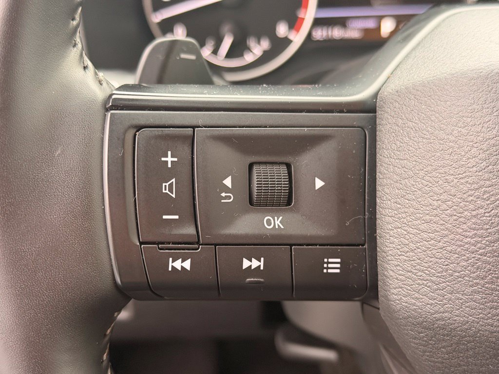 Used 2026 Nissan Rogue SV FWD image 27