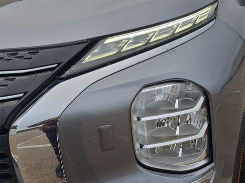 Used 2024 Mitsubishi Outlander SE image 30