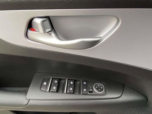 Used 2024 Kia Forte LXS image 12