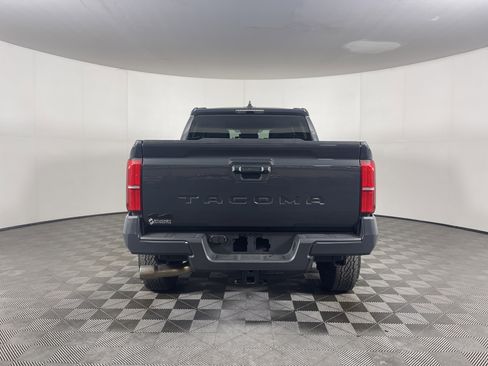 Used 2025 Toyota Tacoma SR image 4