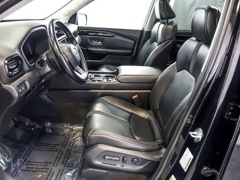 Used 2023 Honda Pilot Touring image 12