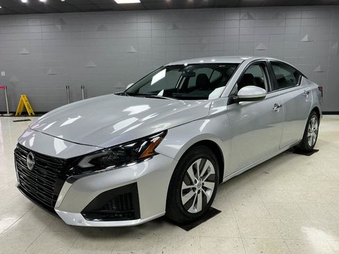 Used 2023 Nissan Altima 2.5 S FWD image 5