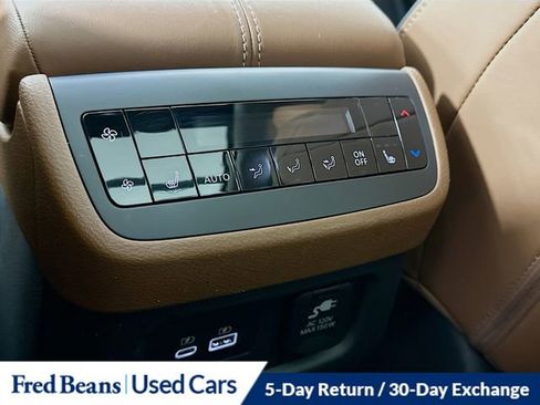 Used 2023 Nissan Pathfinder Platinum image 27