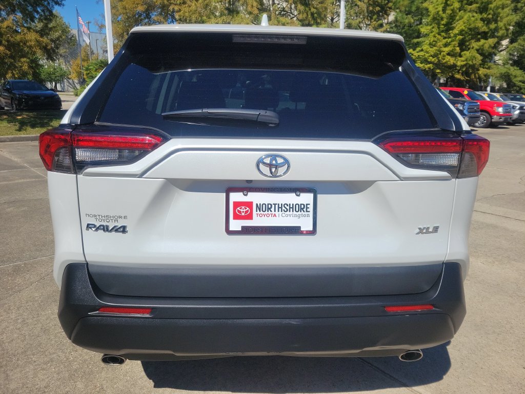 Used 2024 Toyota RAV4 XLE Premium FWD image 5
