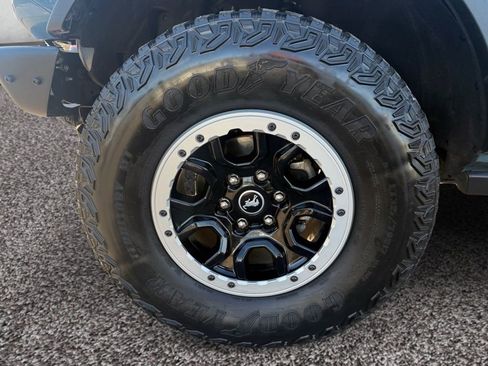 Used 2022 Ford Bronco Badlands w/ Sasquatch Package image 14