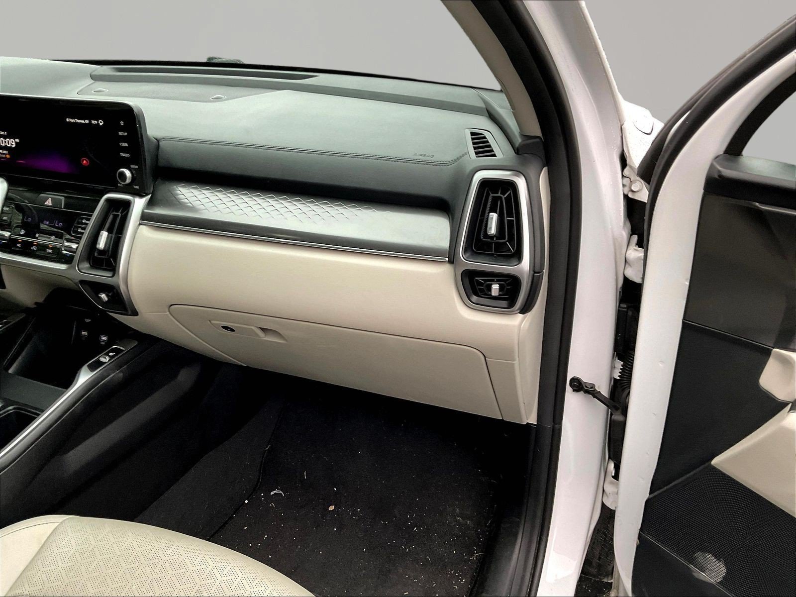 Used 2023 Kia Sorento S w/ Panoramic Sunroof Package FWD image 26
