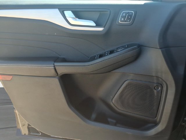 Used 2023 Ford Escape Platinum AWD/4WD image 15