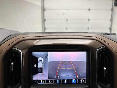 Used 2020 Chevrolet Silverado 2500 High Country image 41