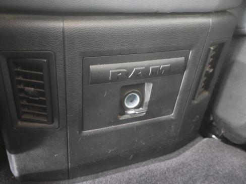 Used 2019 RAM 1500 Big Horn image 33