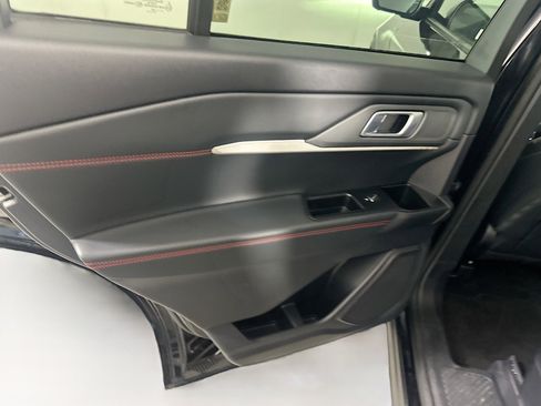 Used 2025 Ford Explorer ST-Line image 26