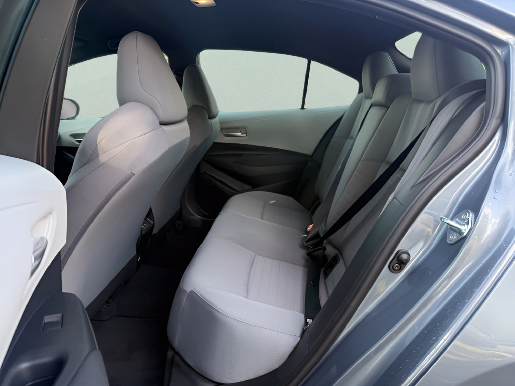 Used 2026 Toyota Corolla SE FWD image 11