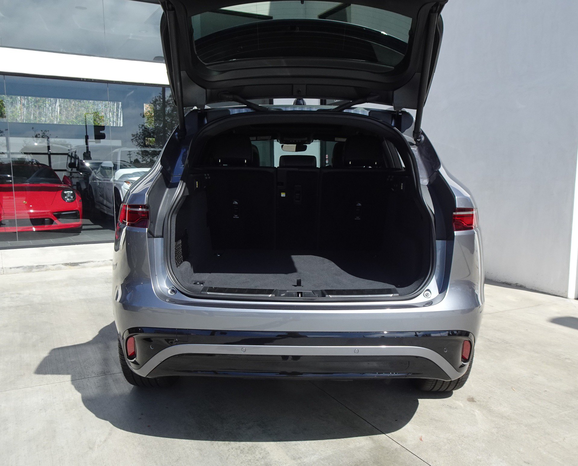 Used 2026 Jaguar F-PACE R-Dynamic S AWD/4WD image 5