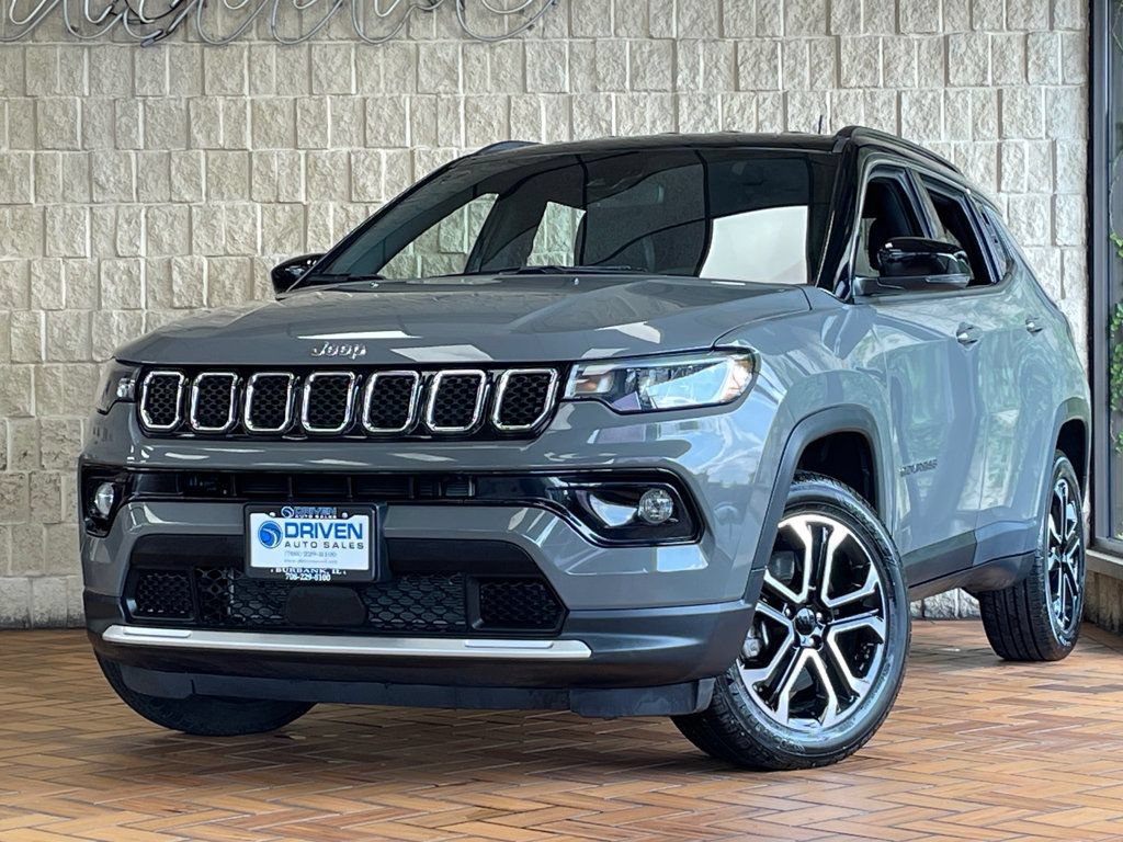 Used 2023 Jeep Compass Limited AWD/4WD image 2