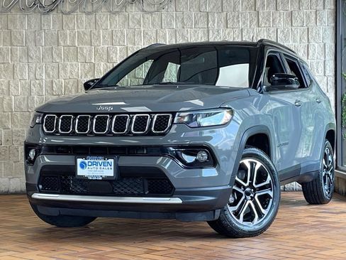 Used 2023 Jeep Compass Limited AWD/4WD image 2